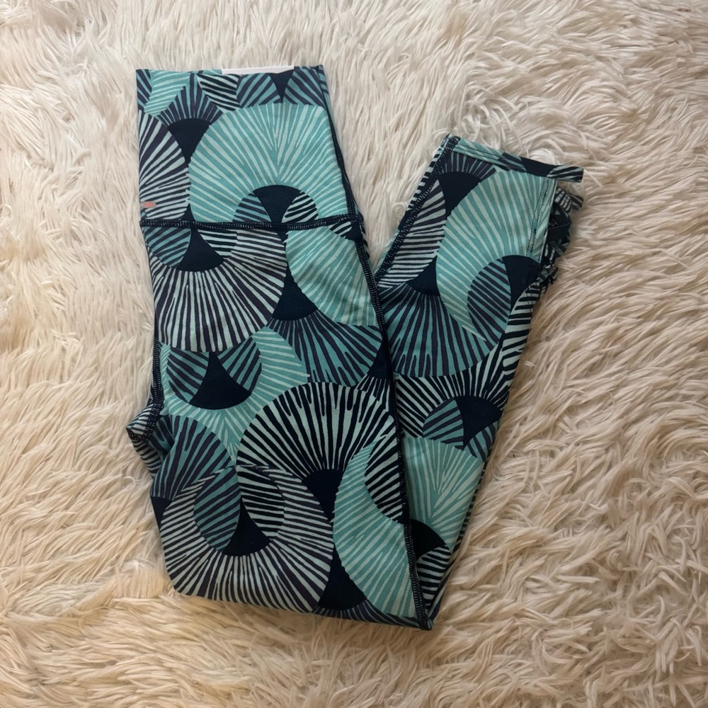 Aerie Chill Play Move Leggings Size Extra Small blue print Polyester athletic